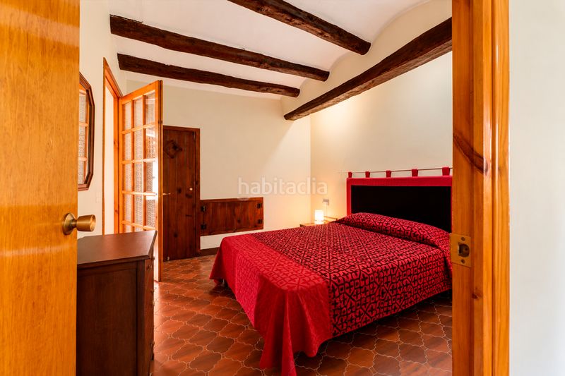 Foto f7bd74c8-cd42-4198-bc37-b0e40e7cdc4c. Xalet amb xemeneia a Fuentespalda