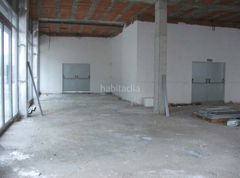 Foto 11fd592d-7ca0-44e3-a713-b4db5c8e4a96. Affitto edificio in Cabanillas del Campo