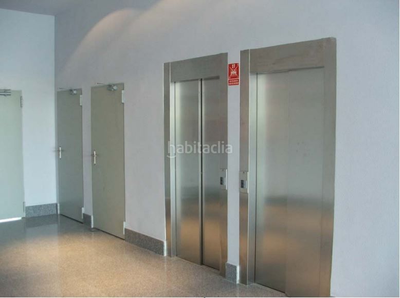 Foto 65274e79-6f3e-40f0-8430-7910da1dcf44. Affitto edificio in Cabanillas del Campo