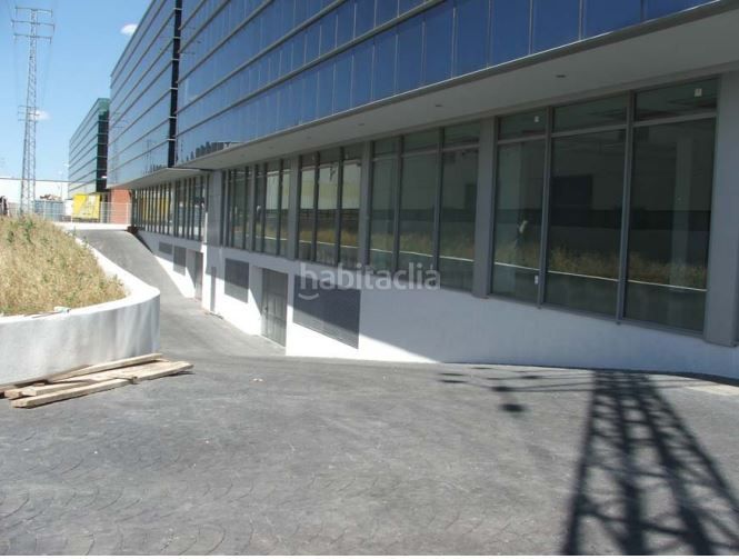 Foto 78d88253-1b2c-4681-a142-b93c9d73cdfb. Affitto edificio in Cabanillas del Campo