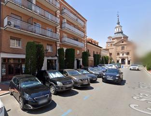 Location Local commercial à Calle santa úrsula 7. Único local de 1.000m en alcalá
