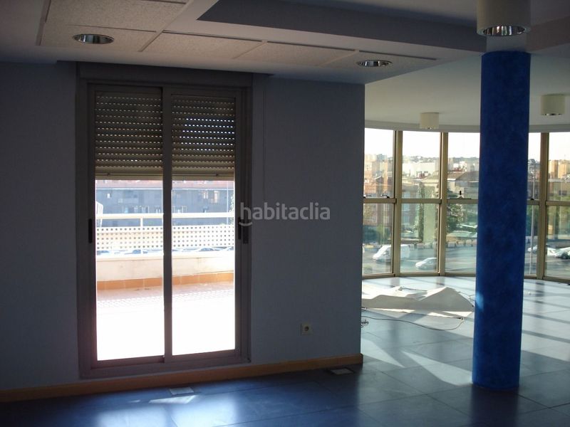 Foto 04da57d8-3b6b-4f5f-9839-9bb4a225430b. Miete büro mit heizung parking in Adelfas Madrid