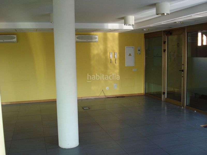 Foto 76a9aed0-3981-4f7c-bda9-fcfb8b5662e9. Miete büro mit heizung parking in Adelfas Madrid