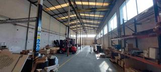 Lloguer Nau industrial  Calle límite 14. Excelente nave con oficinas junto a2