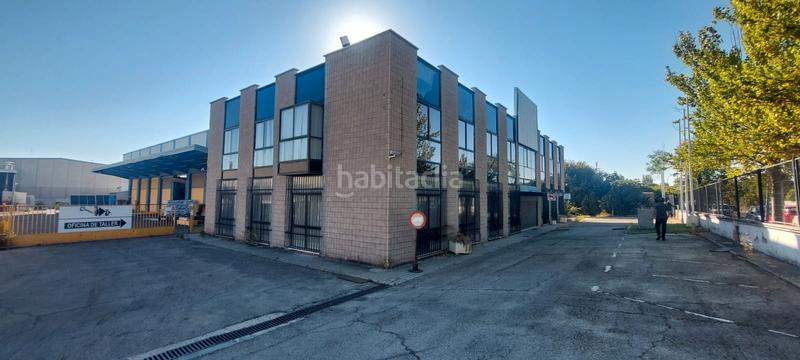 Foto b2e8addc-b616-415a-bc7f-070a3d03b6ac. Location bâtiment à usage industriel dans calle límite 14 dans San Fernando de Henares