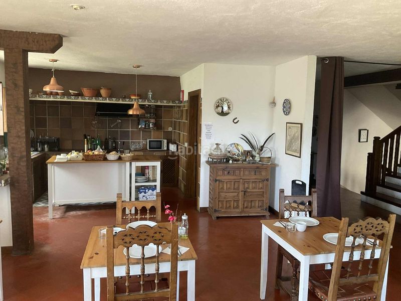 Foto 03e86d49-7575-46e0-9dc3-ac5adea52da0. Masia amb xemeneia calefacció aparcament a Sigüenza