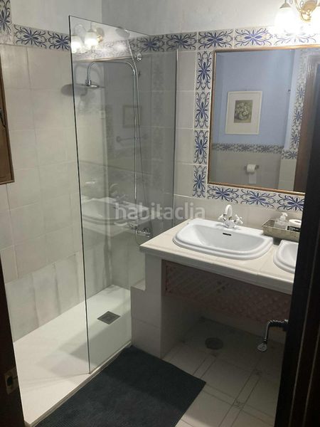 Foto fb176715-3bf1-452a-9d1c-c1185be81382. Masia amb xemeneia calefacció aparcament a Sigüenza