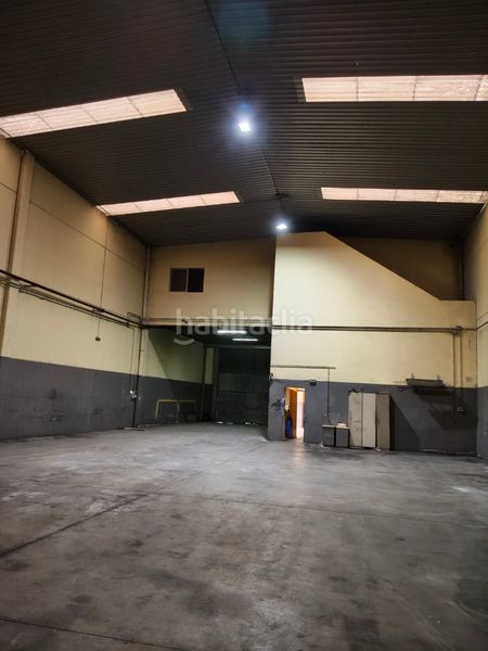 Foto 2ab943af-2dfb-4f88-8fc2-919149dc59cd. Rent industrial building in Zona Industrial Pinto