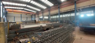 Nau industrial a Parque Ondarreta-Urtinsa. Nave con puente grúa en leganés