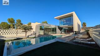 Xalet a Riba - roja de Túria. Espectacular vivienda en ribaroja