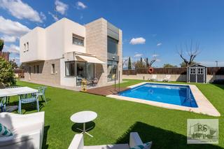 Casa en Torre en Conill-Cumbres de San Antonio. Chalet en zona exclusiva en torre en conill