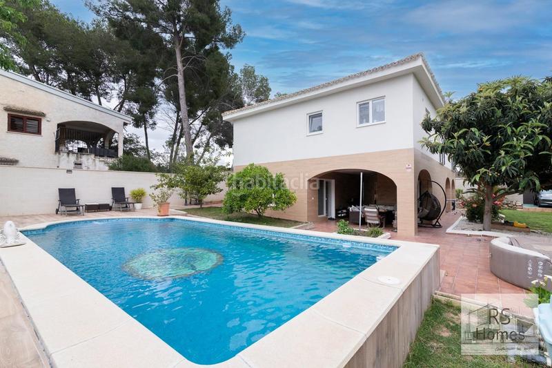 Foto 20173b91-87eb-4761-a10e-809c05b17cab. Xalet amb calefacció aparcament piscina a Entrepinos Eliana (l´)