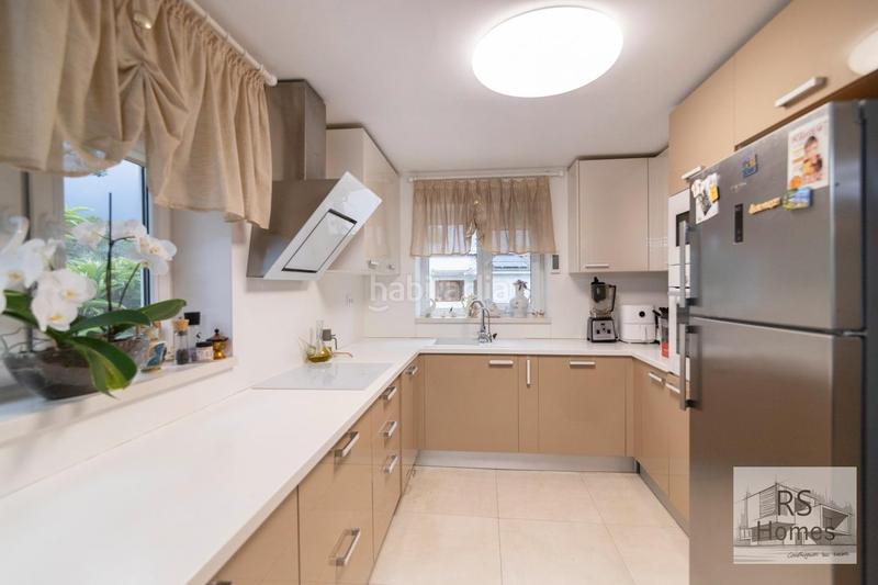 Foto 219c8e4d-e257-4b5c-a0a2-850a56ab4380. Xalet amb calefacció aparcament piscina a Entrepinos Eliana (l´)