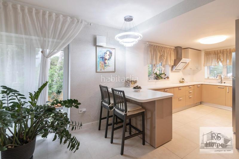 Foto 2a743b8b-21f3-418e-acc8-2ab3e6311344. Xalet amb calefacció aparcament piscina a Entrepinos Eliana (l´)