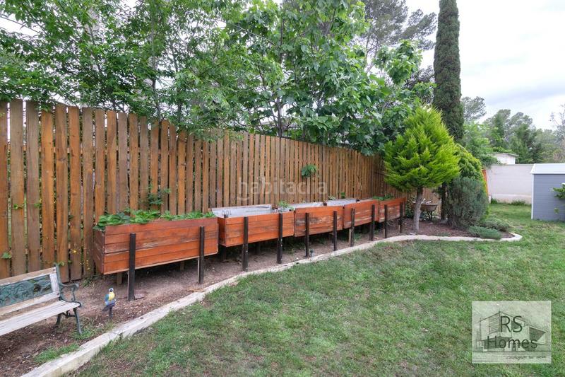 Foto 303603f4-f72c-420f-a524-9229a5d15c2d. Xalet amb calefacció aparcament piscina a Entrepinos Eliana (l´)