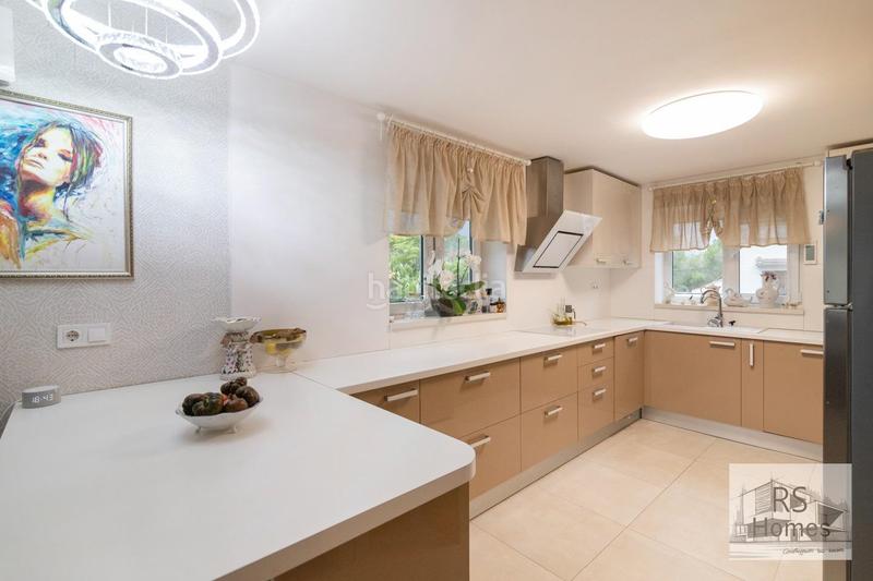 Foto 3672b343-0631-4ed3-9ed3-2344ab342ec8. Xalet amb calefacció aparcament piscina a Entrepinos Eliana (l´)