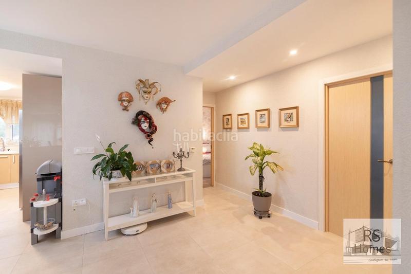 Foto 5630adf9-a870-4637-a9e7-81719ccb1c99. Xalet amb calefacció aparcament piscina a Entrepinos Eliana (l´)