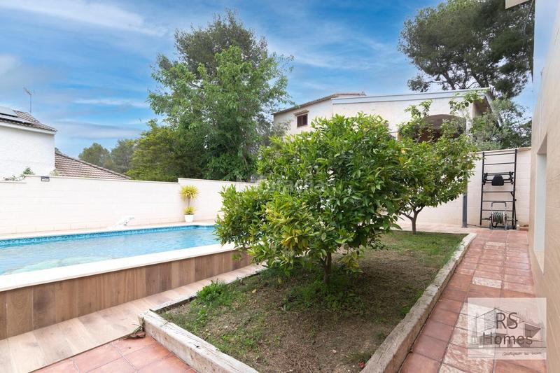 Foto 6388e89d-7644-43ea-9ffa-16874b81fabf. Xalet amb calefacció aparcament piscina a Entrepinos Eliana (l´)