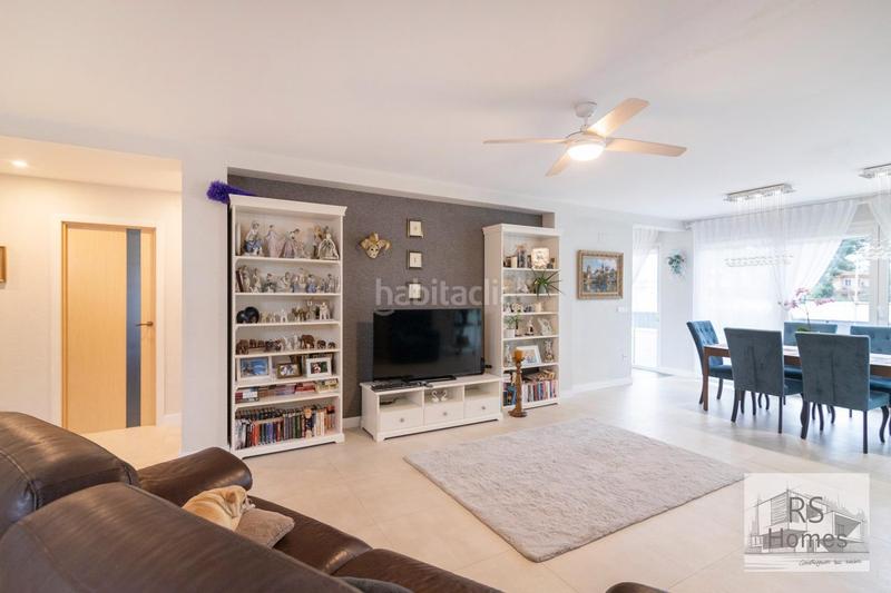 Foto 6c0e36e6-ae6c-4204-934e-04821aa5afda. Xalet amb calefacció aparcament piscina a Entrepinos Eliana (l´)