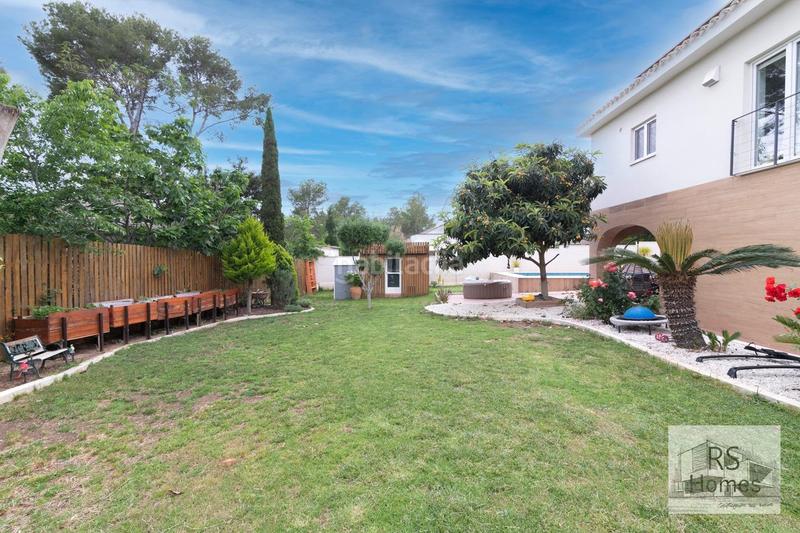 Foto 735c1b52-f79c-4298-9b50-d33b0f55b6c7. Xalet amb calefacció aparcament piscina a Entrepinos Eliana (l´)