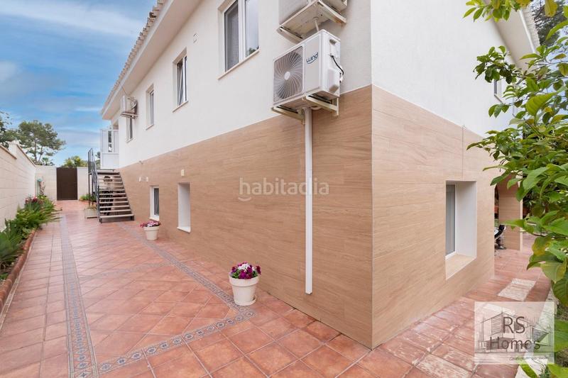 Foto b8ae0b84-dc10-4b29-9955-fad3108dc9d1. Xalet amb calefacció aparcament piscina a Entrepinos Eliana (l´)