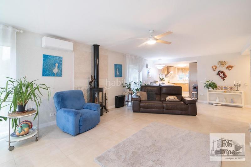 Foto bf808074-0df1-4856-b7b7-7ad430edadf8. Xalet amb calefacció aparcament piscina a Entrepinos Eliana (l´)