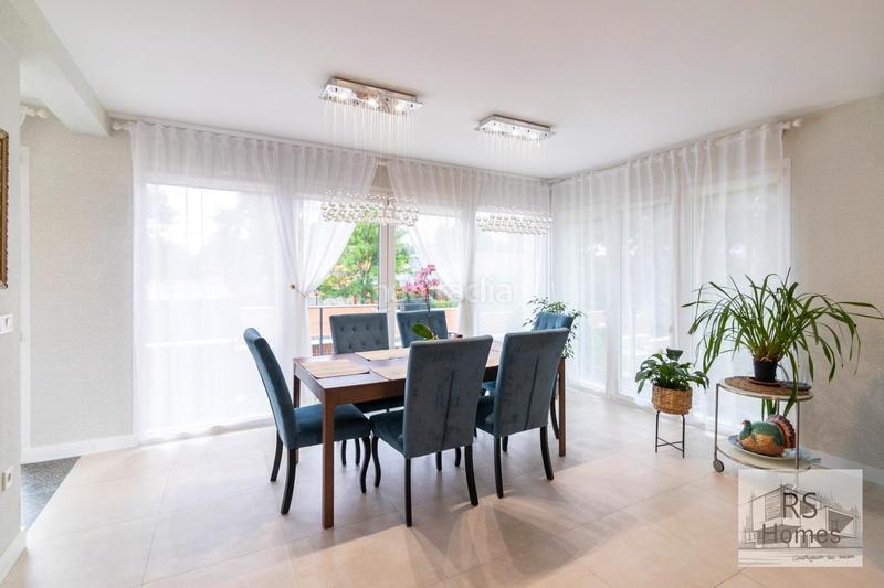 Foto d4c2d119-bf21-4eee-8a4f-269d4f48d9a2. Xalet amb calefacció aparcament piscina a Entrepinos Eliana (l´)