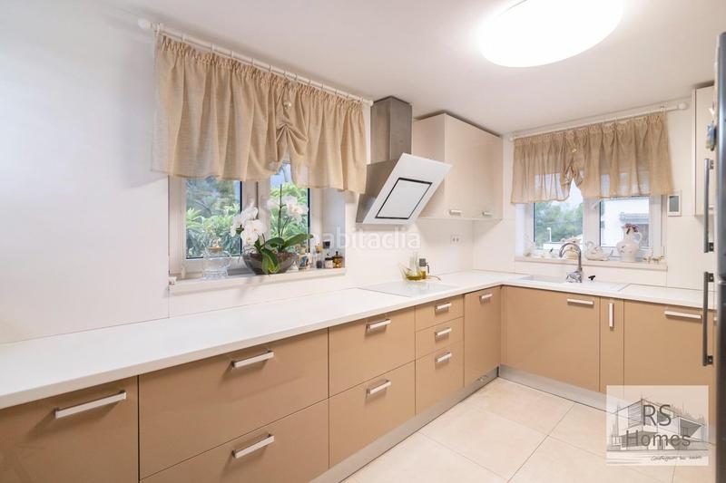 Foto d8e87a3a-0360-46f6-a5b0-e41c1ab92b11. Xalet amb calefacció aparcament piscina a Entrepinos Eliana (l´)