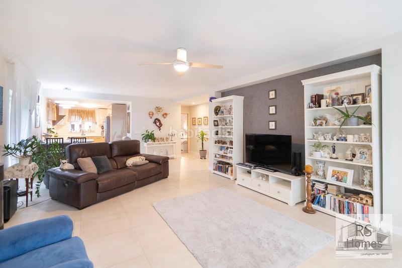 Foto dc8dd4b0-5b7e-45d3-acbd-e428d218abe4. Xalet amb calefacció aparcament piscina a Entrepinos Eliana (l´)