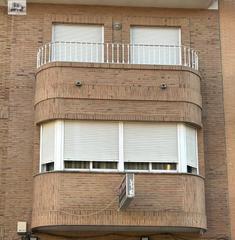 Maison  Calle poeta llorente. Casa de pueblo en el centro de la pobla de vallbona con 5 habita
