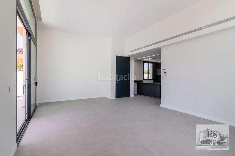 Foto dbce14ef-58f9-4e45-b51f-014135482036. Chalet avec parking piscine dans La Conarda Pobla de Vallbona (la)