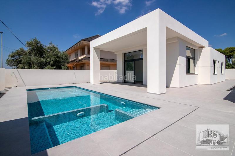 Foto e56419c3-ce78-49b1-907e-d31cc54d7585. Chalet avec parking piscine dans La Conarda Pobla de Vallbona (la)