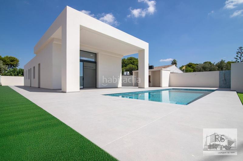 Foto f00f980f-1739-4aa2-96e6-42499f3b6c6e. Chalet avec parking piscine dans La Conarda Pobla de Vallbona (la)