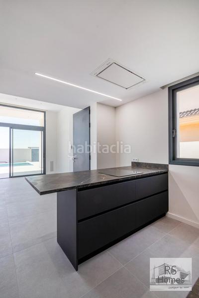 Foto f678e840-f409-4bc2-b1c7-498ee4ecf435. Chalet avec parking piscine dans La Conarda Pobla de Vallbona (la)