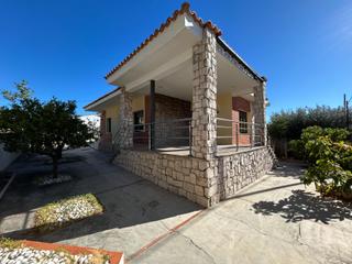 Xalet a Montesol. Chalet en montesol