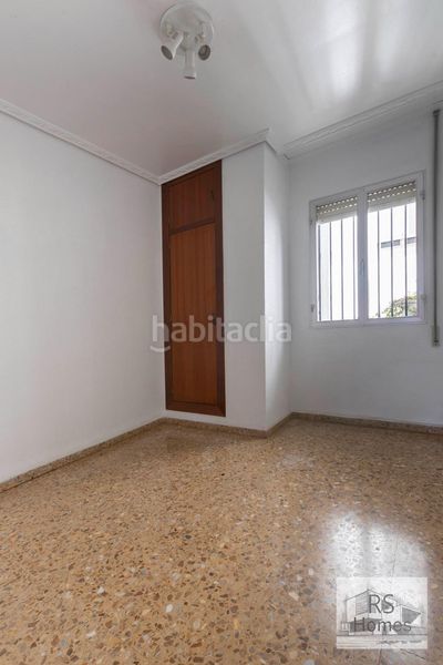 Foto ac0a8f34-13ed-4512-8805-11e376714acb. Pis a Núcleo Urbano Pobla de Vallbona (la)