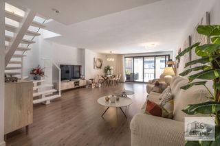 Penthouse  Avenida corts valencianes. Único áticodúplex en leliana !!