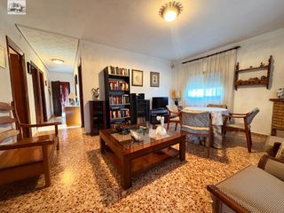 Chalet in Vilamarxant. Oportunidad en vilamarxant