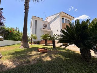 Chalet en Riba - roja de Túria. Excelente propiedad