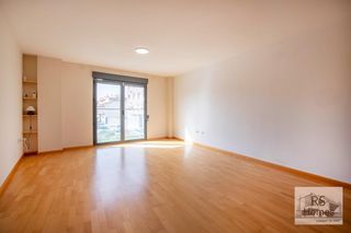 Rent Flat  Calle poliesportiu. Piso 3 hab. con balcón y suite en la mejor zona de benaguacil ju