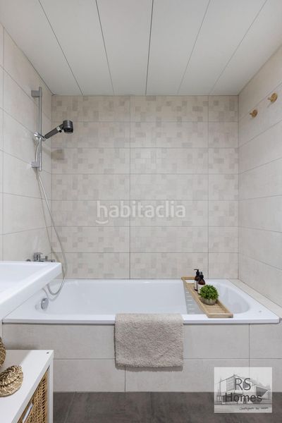 Foto cd07ed91-f75b-4b65-8e08-323329d356c3. Pis amb calefacció aparcament piscina a Safranar Valencia
