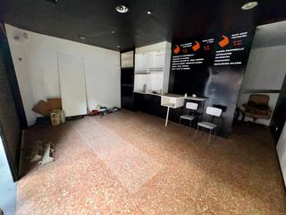Lloguer Local Comercial  Carrer del clavell. Local en alquiler en el centro de montcada