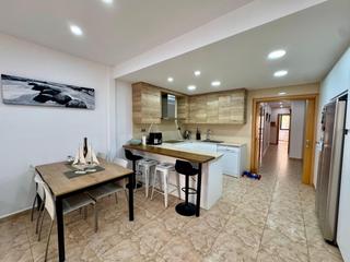 Duplex  Carrer duc de tetuan. Dúplex en ripollet de 3 hab con 2 terrazas