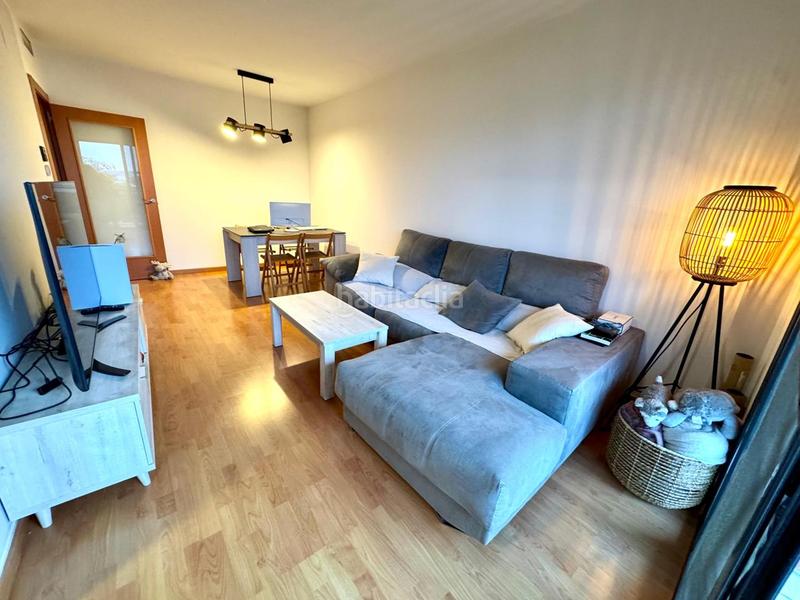 Foto 24201232-b948-4464-82d3-9d6c16077e98. Pis amb aparcament a Font Pudenta Montcada i Reixac