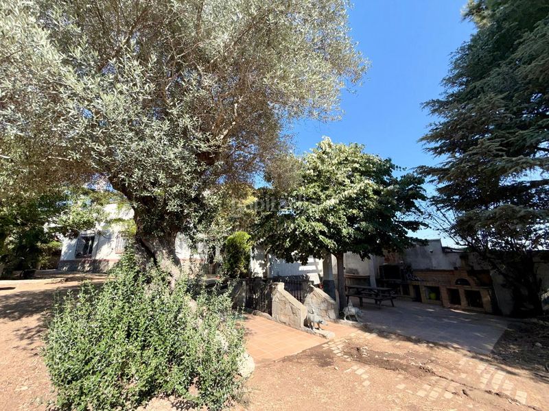 Foto 9b3fb2db-20af-4ae9-8d9f-e998058bff14. Casa amb calefacció aparcament piscina a Santa Maria-Terra Nostra Montcada i Reixac