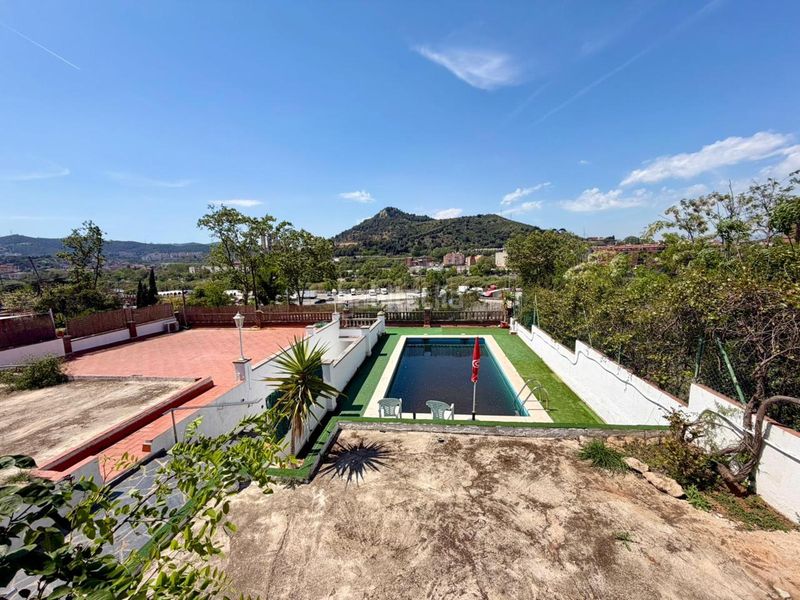 Foto bbb3da99-0281-45ed-a19e-1f4ee5f95e7e. Casa amb calefacció aparcament piscina a Reixac - Vallensana Baixa Montcada i Reixac