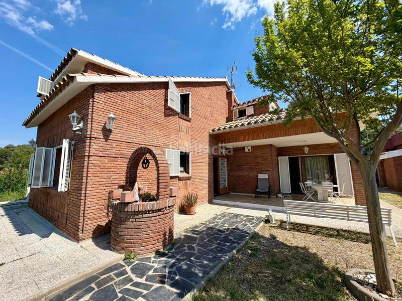 Foto c693a7c3-9213-4a09-bd86-d88d5fca8216. Casa amb calefacció aparcament piscina a Reixac - Vallensana Baixa Montcada i Reixac