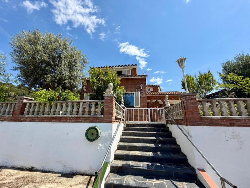 Foto e841065b-6d9d-4d1f-91d2-8fe993c8717c. Casa amb calefacció aparcament piscina a Reixac - Vallensana Baixa Montcada i Reixac