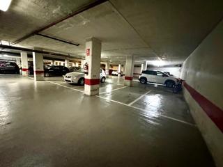 Miete Autoparkplatz  Carrer santiago rusiñol. Plaza de parking en alquiler en el centro