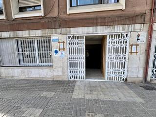 Lloguer Local Comercial  De la unitat. Local en alquiler en el centro de montcada de 104mt